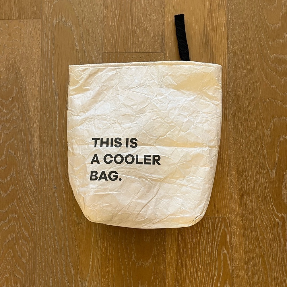 Laline cooler bag with a handle